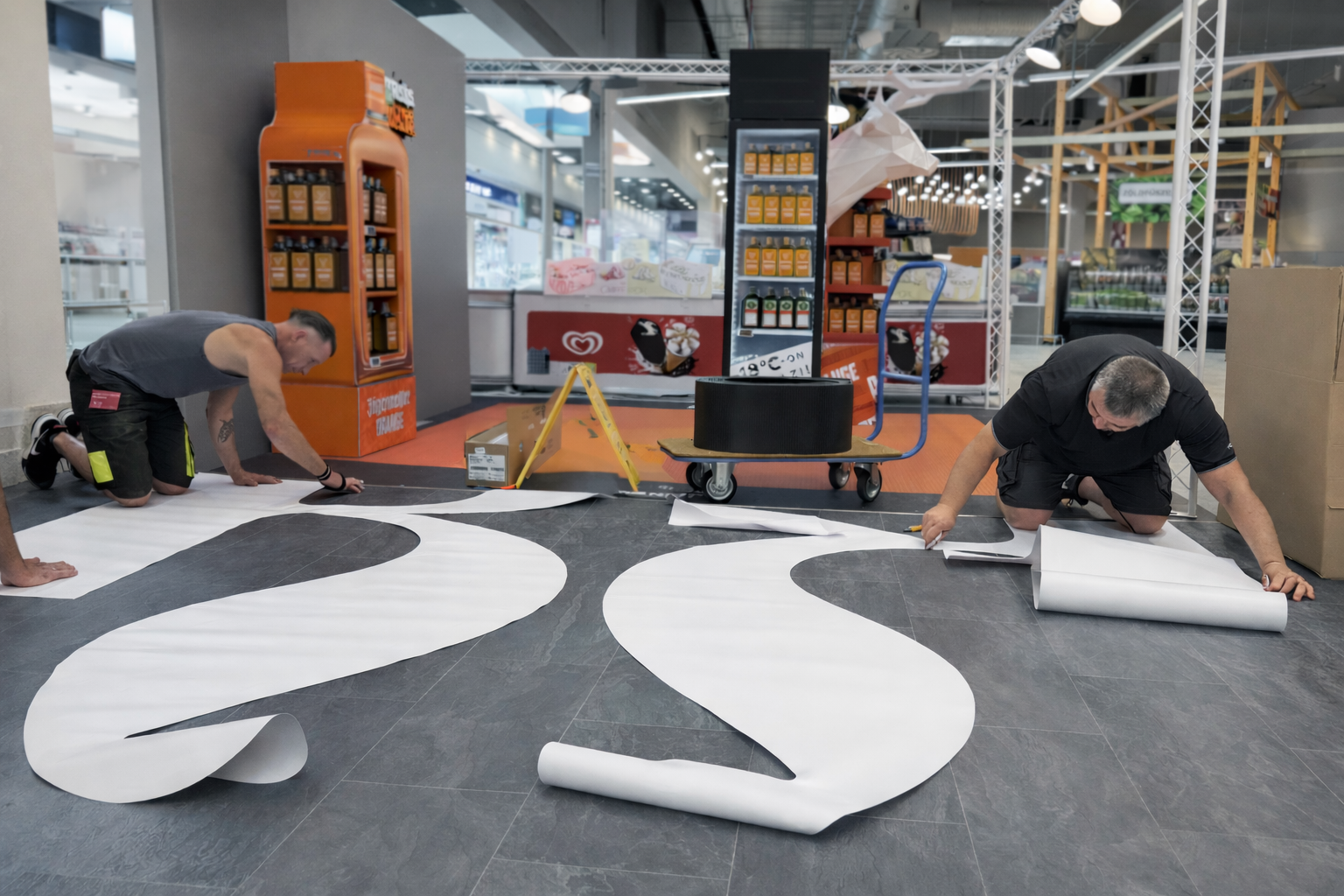 Padlómatrica kihelyezés