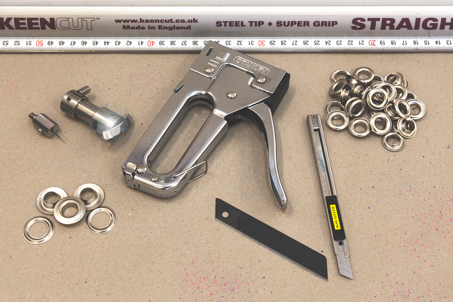 Kihelyezéshez és szereléshez használt eszközök